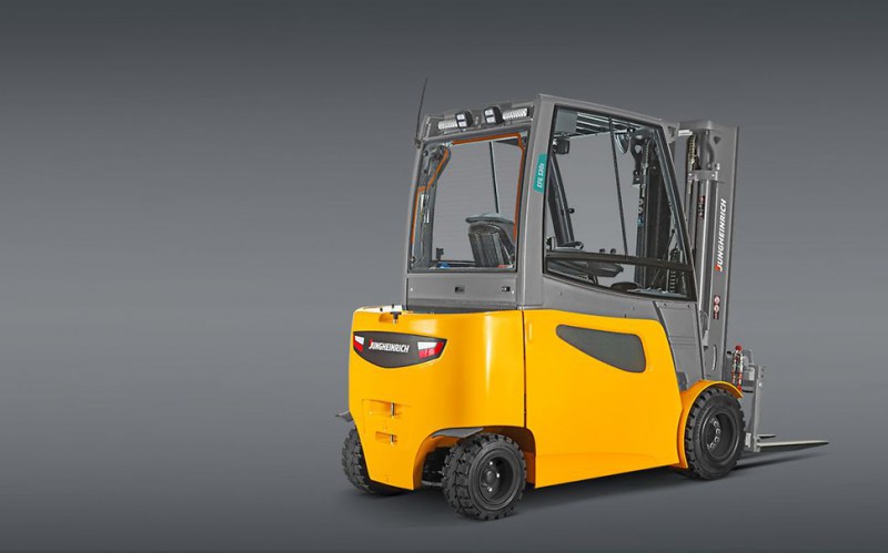 四輪電動(dòng)平衡重叉車 2.5 - 3.0t
